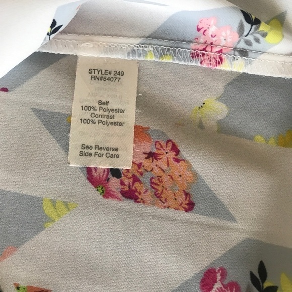 CAbi Grosgrain Floral Geometric Sleeveless Size S - Picture 11 of 11